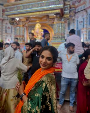 Amruta Dhongade Instagram - गणपती बाप्पा मोरया 🙏🏻♥️
यंदाचा गणेशोत्सव खुप खास आहे 🤗🙏🏻
Thank u bappa for all this ☺️🙌
And also thanks to @chetanraikar @d_dazzling.smile @nileshrathi03 ☺️
Hair by my dear friend - @sheetal_hair_artist ♥️
.
.
#amrutadhongade #amrutadhongadeofficial #amrutadhongadefc #amrutadhongade_official #amrutadhongdeoffical #dhongade #dhongadeamruta #ganpatibappamorya_