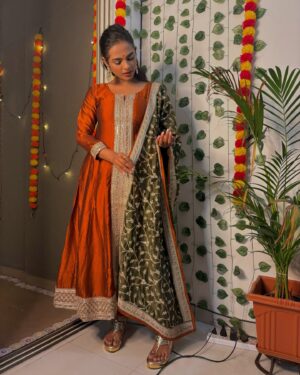 Amruta Dhongade Instagram - Happy Diwali from me to my love ones ♥️✨🪔
.
.
Pc - ✨
#amrutadhongade #amrutadhongadeofficial #dhongadeamruta #diwali2024 #amrutadhongadefc