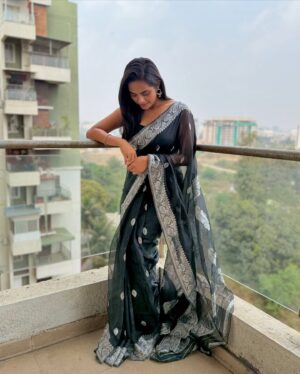 Amruta Dhongade Instagram - Happy Makar Sankranti 😃🤌
.
.
.
#amrutadhongade #dhongadeamruta #dhongadepics #amrutadhongadeofficial #amrutadhongadefc #amrutadhongade_official