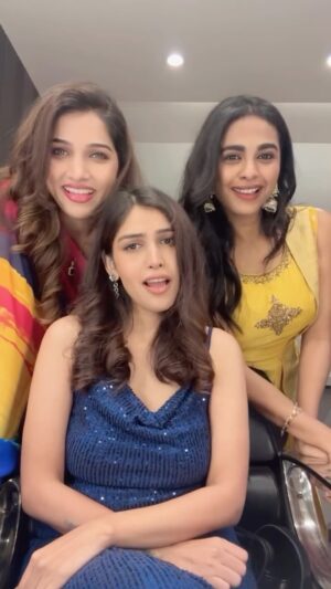 Amruta Dhongade Instagram - Season 3,4,5 …!!!
And this collaboration was must😍
.
.
#amrutadhongade #janhavikillekar #mirajagannath #biggbossmarathi3 #biggbossmarathis4 #biggbossmarathi5