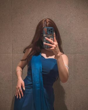 Amulya Rattan Instagram - Naina da kehna ni asi tera mukhda dekhde rehna ni🙈✨💙