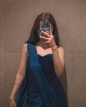 Amulya Rattan Instagram - Naina da kehna ni asi tera mukhda dekhde rehna ni🙈✨💙