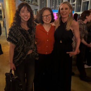 Amy Anderson Instagram - A few more from tonight at the @ctgla  Mark Taper Forum. Such a treat seeing Julie in Fake it Until You Make It. She is a master of physical comedy and a beautiful person, inside and out ❤️ At the Mark Taper Forum through March 9

#aubreyandersonemmons #juliebowen #ctgla #marktaperforum