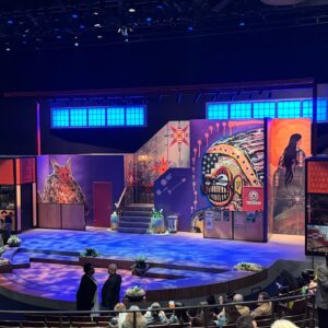Amy Anderson Instagram - A few more from tonight at the @ctgla  Mark Taper Forum. Such a treat seeing Julie in Fake it Until You Make It. She is a master of physical comedy and a beautiful person, inside and out ❤️ At the Mark Taper Forum through March 9

#aubreyandersonemmons #juliebowen #ctgla #marktaperforum