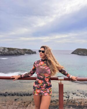 Ana Paula Minerato Instagram - Noronha nunca decepciona 
🐬☀️🌴🌈🌔🦎🐚🌊