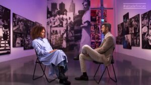 Ana Sofia Martins Instagram - Já está! Há muito tempo que não dava uma entrevista em que partilhasse tanto sobre a pessoa que fui, a que sou e a que ainda espero vir a ser. O Daniel conduziu a entrevista com a mestria que lhe é habitual, levando-me a lugares de vulnerabilidade e de memórias que me acompanharão o resto da vida. 
Agradeço o convite ao "Alta Definição" , esta onda de carinho que tenho recebido nos últimos dias é reconfortante.
Obrigada também a todos os que me enviaram mensagens. 
Agora já sabem o que dizem os "meujólhus" 👁👁 😅