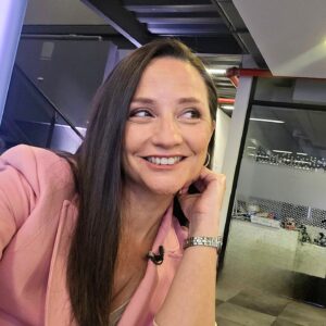 Andrea Aristegui Instagram - Algo de mi primer noticiero de este año y pensando cómo vendrá este 2025! 🤔💥💞