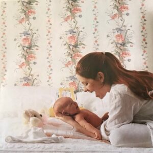 Andrea Del Boca Instagram - Hace 24 años nos vimos por primera vez.
Llegaste mientras LuisMi te cantaba ‘Sueña’. Te miré esos ojitos y descubrí el amor incondicional. 
Anna, SOS un Ser de Luz.!!
Verdadera, integra, sabia, inteligente, talentosa, divertida, generosa, solidaria, auténtica, intensa, romántica, exótica, sexy, ingeniosa, profunda, apasionada, singular y la lista sigue para los que tenemos el placer de conocerte. 
SOS MI ORGULLO.!!
Gracias por elegirme como Mamá.!! 
Por muchas más aventuras disfrutadas a tu lado.!!
SIEMPRE JUNTAS.!!
TE AMO SIEMPRE..!!! 💞💞