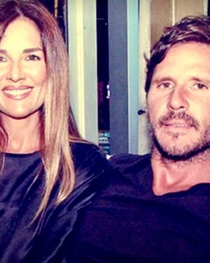 Andrea Frigerio Instagram - Un nuevo 14 de Febrero ♥️♥️♥️♥️ con @lucasbocchino , mi gran amor desde hace 33 años. 
La primera foto es la tapa de la Revista Caras de 1993. Cuando pusieron ese título los llame a @hectormaugeri y a @lilycastano ,Directores de la Revista ,enojadísima !!! Como van a poner una cosa así!!!! Recién nos conocemos!🤣🤣🤣🤣🤣🤣🤣 
Nos casamos dos veces, hicimos una gran familia y somos inmensamente felices.
Recomiendo estar enamorada♥️

♥️♥️♥️♥️♥️♥️
#sanvalentin