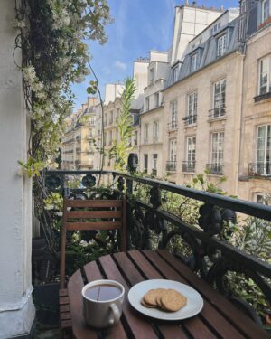 Andrea Londo Instagram - Earlier this year, Paris 💌🥀