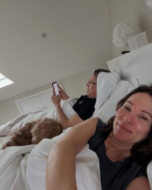 Andrea McLean Instagram - Real time Valentine’s Day with my favourite person and my bestest good friend… 🩷🩷

I love you to the moon and back. x