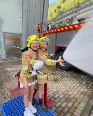 Angela Tong Instagram - What a fun day!! The kids loved all the demos and displays at Fire and Ambulance services academy!! Isabella especially loved the water hose…💦💦💦💦😃😃😄!! 

Thank you Uncle Q and to all those who serve to make this city a safer place 🚒👩🏻‍🚒🧑🏻‍🚒🚑!! #familyfunday #nardonefamily #nardonegirls #hkfireservices #hkroadandrescue #hkambulatoryservices @hongkongfireservicesdepartment