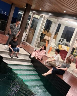 Angeline Quinto Instagram - Thank you so much to Ms. Reg and Sir Ogie for a night of shared stories, love, and laughter 🥰🙏🏻❤️ @reginevalcasid @ogiealcasid 

@eriksantos @yeng @mariajolina_ig @kylaalvarez @klarissedguzman @jasondy