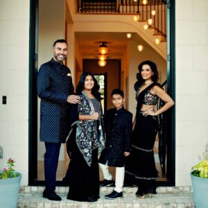 Anila Sajja Instagram - The Sajja Family! 🧿🖤🖤🖤
.
Outfits: 
Anila outfit: @surabhi.gandhi 
Kids outfit: @ladlee_atlanta 
Kiran outfit: @kisah_in 
📸: @imagerybyrashell 
Hair: @dallaschristopherhair 
MUA: @king.artez 
.
#strollmagazine #anilasajja #contentcreator #thesajjafamily #drkiransajjamd #oculofacialplasticsurgeon #m2m #fashioninfluencer #fashioninspo #southasianinfluencer #indianfashion #indiancouture #fashioninspo #married2med