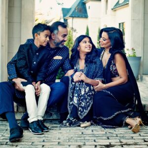 Anila Sajja Instagram - The Sajja Family! 🧿🖤🖤🖤
.
Outfits: 
Anila outfit: @surabhi.gandhi 
Kids outfit: @ladlee_atlanta 
Kiran outfit: @kisah_in 
📸: @imagerybyrashell 
Hair: @dallaschristopherhair 
MUA: @king.artez 
.
#strollmagazine #anilasajja #contentcreator #thesajjafamily #drkiransajjamd #oculofacialplasticsurgeon #m2m #fashioninfluencer #fashioninspo #southasianinfluencer #indianfashion #indiancouture #fashioninspo #married2med
