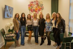Anila Sajja Instagram - Thank you @zinovations for hosting our Stroll The Manor January event! Happy 1 year anniversary! It was a blast celebrating you! Go visit Michelle and Dr Zinney for ALLLL the things 💫💫
Supporting local is what Stroll @thestrollmag is ALL about! 🥂🫶🏻
#strollthemanor #thestrollmag