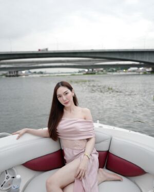 Anis Suwit Instagram - ลงรูปคู่สะพานก่อนไปวิ่งบนสะพาน เครเลย ! 🌁