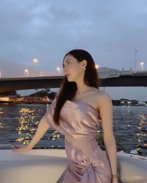 Anis Suwit Instagram - ลงรูปคู่สะพานก่อนไปวิ่งบนสะพาน เครเลย ! 🌁