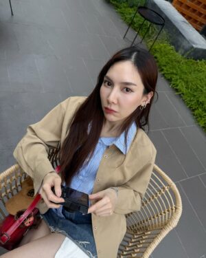 Anis Suwit Instagram - Good vibes weather, don’t go away! 🧡
.
@shopeefashion_th
#shopeefashion 
#แคปเสิร์ชซื้อถูกกว่าที่ช้อปปี้