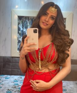 Actress Anita Hassanandani HD Photos and Wallpapers March 2025