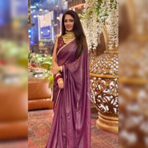 Anju Jadhav Instagram - My Indianess in a beautiful saree this Republic Day. Celebrating traditions, culture, and the vibrant spirit of being a woman. 🇮🇳💖 #SareeLove #IndianCulture #RepublicDay #sareenotsari #simplegirl