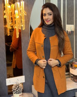 Anju Jadhav Instagram - 🥰Layered in warmth and new thoughts this January ❄️✨ Embracing the chilly vibes and cozy moments. Here’s to a season of fresh beginnings and happy hearts! 💖 #WinterVibes #NewYearNewMe”