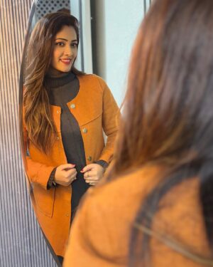 Anju Jadhav Instagram - 🥰Layered in warmth and new thoughts this January ❄️✨ Embracing the chilly vibes and cozy moments. Here’s to a season of fresh beginnings and happy hearts! 💖 #WinterVibes #NewYearNewMe”
