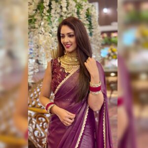 Anju Jadhav Instagram - My Indianess in a beautiful saree this Republic Day. Celebrating traditions, culture, and the vibrant spirit of being a woman. 🇮🇳💖 #SareeLove #IndianCulture #RepublicDay #sareenotsari #simplegirl