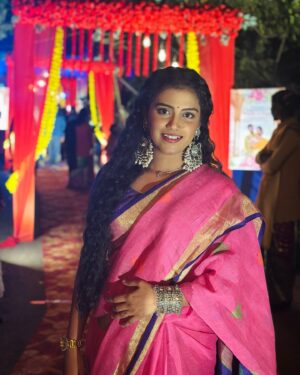 Ankita Bhattacharyya Instagram - Dada r Biye 🥰
Saree - ❤️
Jewellery- @voylla
Pic by - Maa @saswati2405