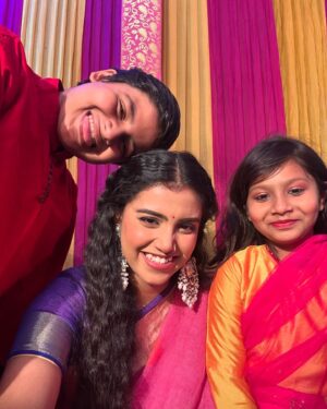 Ankita Bhattacharyya Instagram - Dada r Biye 🥰
Saree - ❤️
Jewellery- @voylla
Pic by - Maa @saswati2405