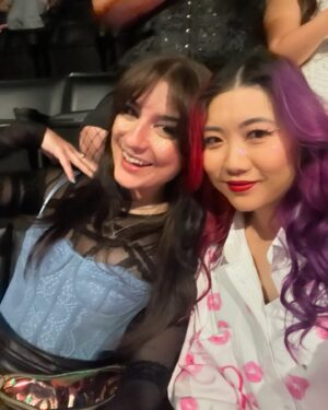 Anna Brisbin Instagram - I love Sabrina Carpenter and Christina Aguilera, but I love @jesschillin_likeavillain even more. 💋 But pls tell me… Best Sabrina single??

(concert clip is from Juno, if it wasn’t obvious lmao)

#sabrinacarpenter #shortnsweettour