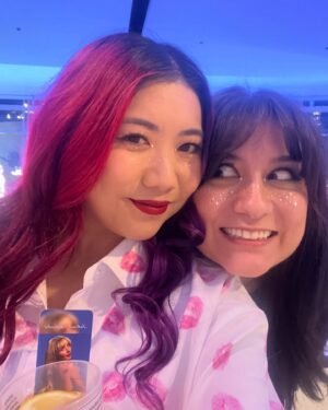 Anna Brisbin Instagram - I love Sabrina Carpenter and Christina Aguilera, but I love @jesschillin_likeavillain even more. 💋 But pls tell me… Best Sabrina single??

(concert clip is from Juno, if it wasn’t obvious lmao)

#sabrinacarpenter #shortnsweettour