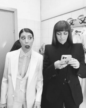 Annalisa Scarrone Instagram - noi volevamo dire GRAZIE ♥️♥️😈😈🙏🏽