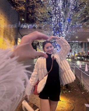 Anon Instagram - 念願のさくら坂のイルミネーションに
連れて行ってもらった🫣😍💭💭
誘ってくれてありがとう⁺ପ( * ु°͈ᗜ°͈)ु

 #イルミネーション
