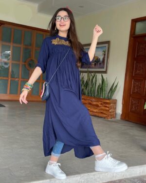 Anoosheh Rania Khan Instagram - MashAllah!
🧿🧿🧿

Dress by: @waleedkhan_couture 
.
.
.
.
.
.
#outfitideas #instagram #explore #eidinspo #outfitoftheday #anooshehraniyakhan