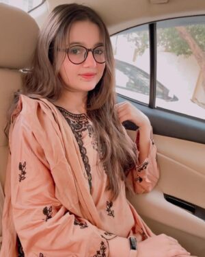 Anoosheh Rania Khan Instagram - 🍂🍂🍂

Dress by: @afzaliarts_official 
.
.
.
.
.
#explore #instagram #instagood #vacations #anooshehraniakhan