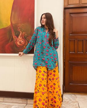 Anoosheh Rania Khan Instagram - Mayoun night! 🌼🪘
Love the Ubtan ki rasam ❤️✨

Dress by: @sindhi.libaas 

#explore #instagram #instagood #vacations #festive #mayoun #weddingseason #shaadi