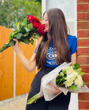 Anoosheh Rania Khan Instagram - 💕💗

#blue #uk #style #instagram #instagood #explore #roses #anooshehraniakhan