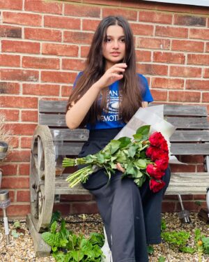 Anoosheh Rania Khan Instagram - 💕💗

#blue #uk #style #instagram #instagood #explore #roses #anooshehraniakhan
