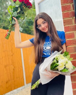 Anoosheh Rania Khan Instagram - 💕💗

#blue #uk #style #instagram #instagood #explore #roses #anooshehraniakhan