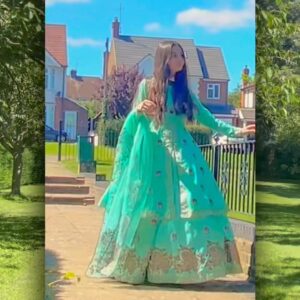 Anoosheh Rania Khan Instagram - The sky speaks in a thousand colours☀️♥️

Dress by: @royal_deseo_by_sn 
.
.
.
.
.
.
.
.
.
.
.
#love #sunsets #sky #clouds #blue #uk #windsor #weather #sunny #instagram #explore #instagood #anooshehraniakhan