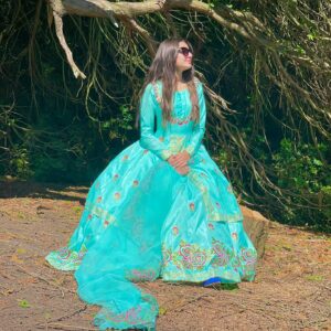 Anoosheh Rania Khan Instagram - The sky speaks in a thousand colours☀️♥️

Dress by: @royal_deseo_by_sn 
.
.
.
.
.
.
.
.
.
.
.
#love #sunsets #sky #clouds #blue #uk #windsor #weather #sunny #instagram #explore #instagood #anooshehraniakhan