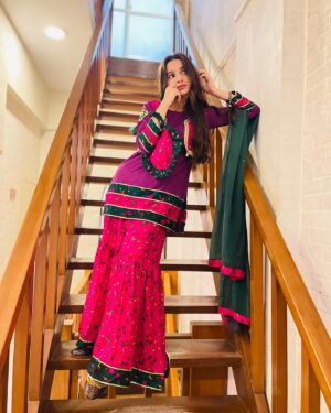 Anoosheh Rania Khan Instagram - ♥️✨
.
.
.
.
.
.
Dress by: @sindhi.libaas
Khussas by: @bagalleriabymaryam 

#explore #instagram #pretty #anooshehraniakhan