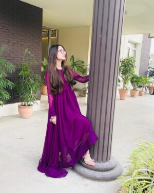 Anoosheh Rania Khan Instagram - MashAllah!
💜💜💜

Dress by: @fashion.trends4u 
👠by : @blackbeiger 
.
.
.
.
.
.#explore #fashiontrends #sunglasses #pictureperfect #purple #instagram #anooshehraniakhan