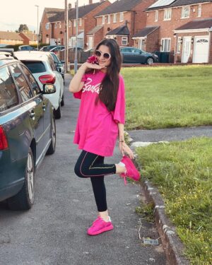 Anoosheh Rania Khan Instagram - Hey Barbie! 💖🎀🎟️

.
.
.
.
.

#barbie #pink #anooshehraniakhan #explore