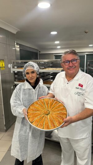 Anoushay Abbasi Instagram - - let me give you a tour of the most famous baklava shop in Istanbul @karakoygulluoglu 🇹🇷 

@goturkiye @go__istanbul
