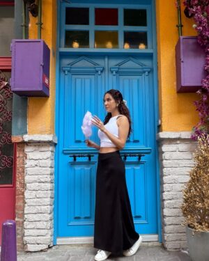 Anoushay Abbasi Instagram - - sweet and purple like my cotton candy 🫧 🍭

@goturkiye @go__istanbul