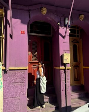 Anoushay Abbasi Instagram - - sweet and purple like my cotton candy 🫧 🍭

@goturkiye @go__istanbul