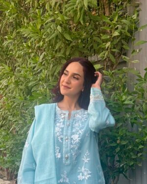 Anoushay Abbasi Instagram - - we will be hitting your screens very soon!! @haroonshahidofficial it was such a pleasure working with you! 🧚🏻

Wearing @j.junaidjamshed