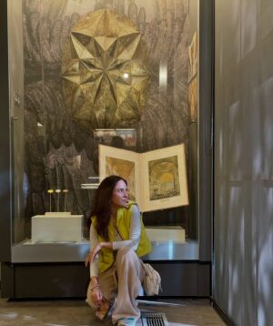 Anoushay Abbasi Instagram - - the wow world of DEM museum 

@goturkiye - @go__istanbul